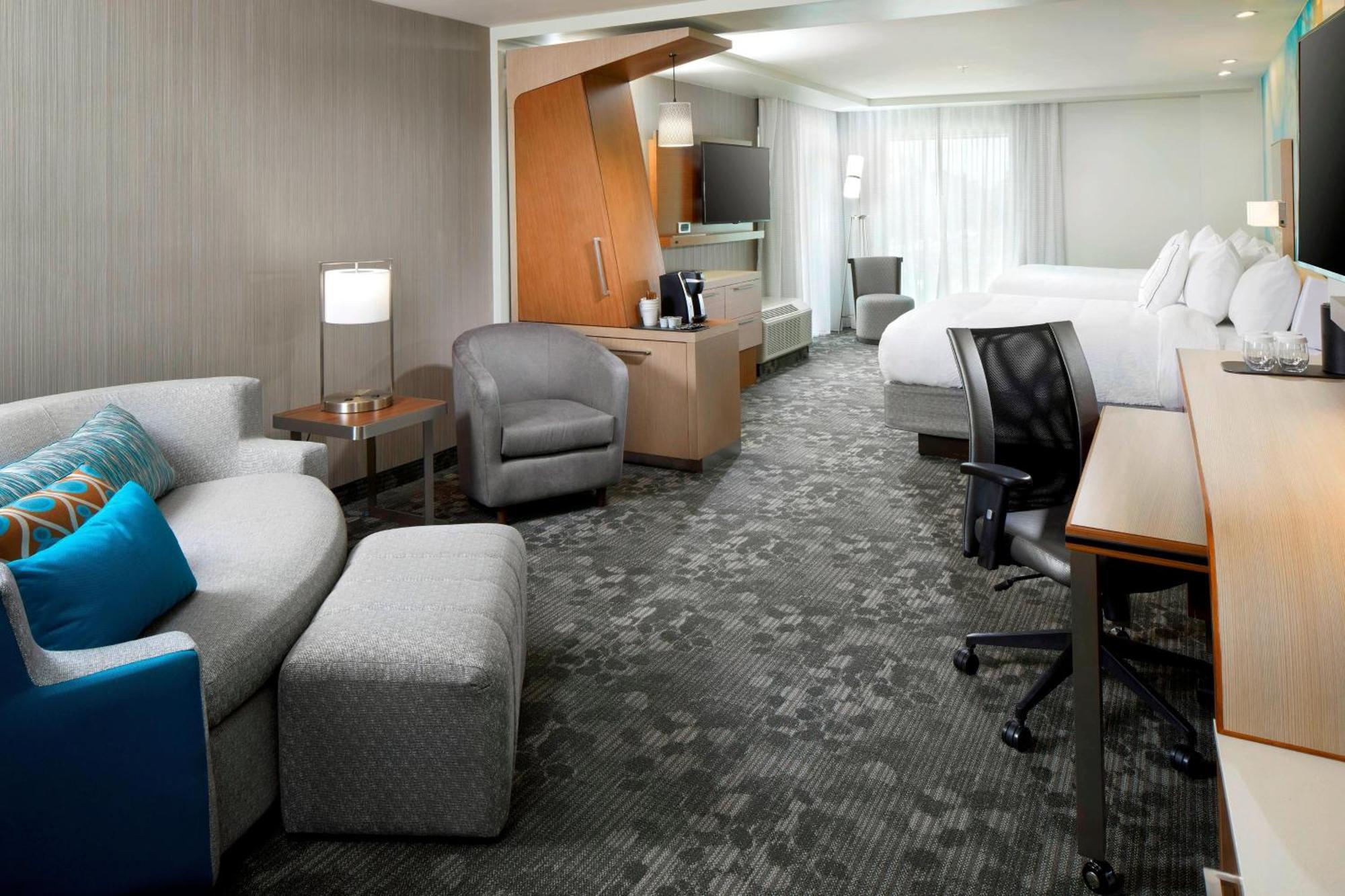 Courtyard By Marriott Intercontinental Airport 3*