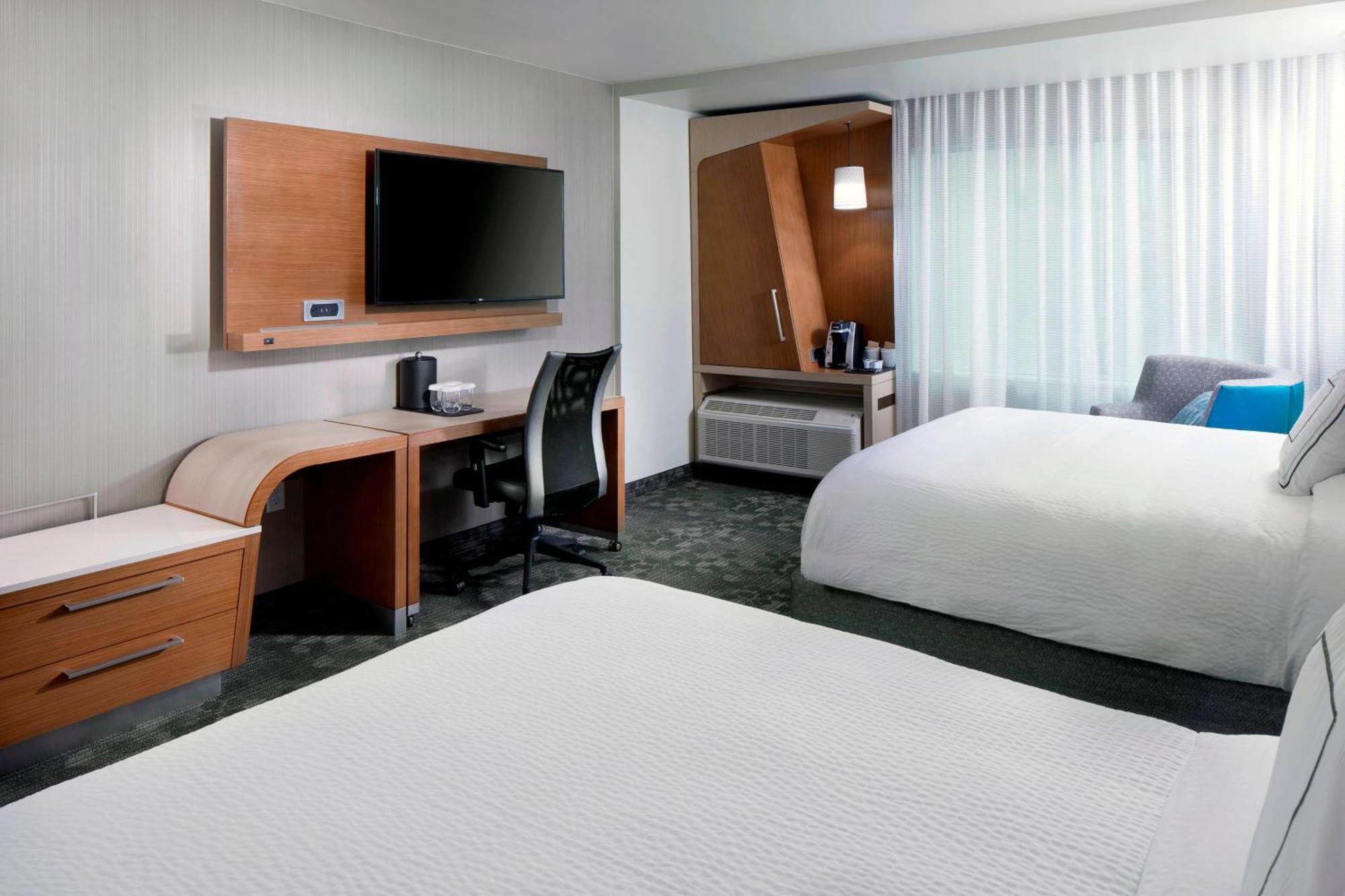Hotel Courtyard By Marriott Intercontinental Airport 3*